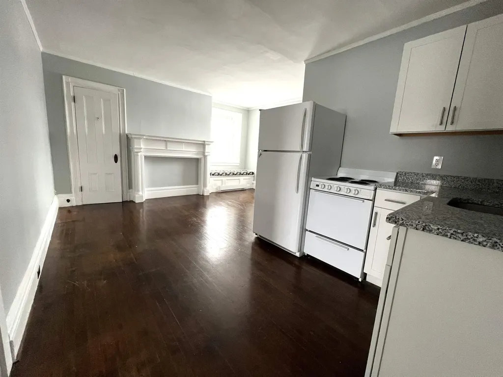 2 Elm Street Newmarket NH 03857