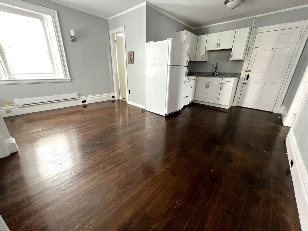 2 Elm Street Newmarket NH 03857