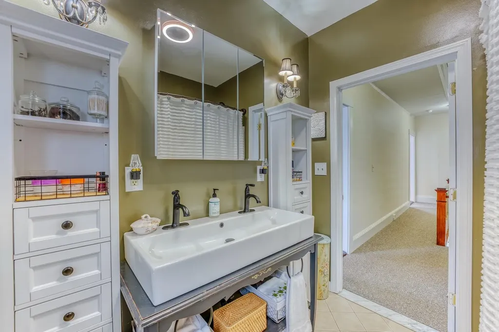 33 Hillview Terrace Littleton NH 03561