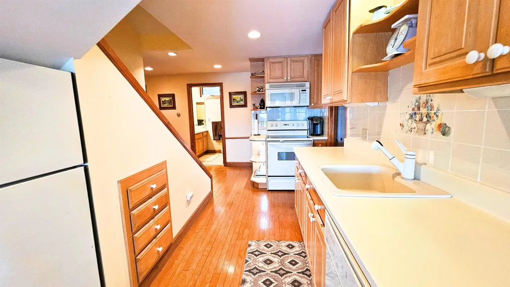 37 Cooks Pond Road Weathersfield VT 05156