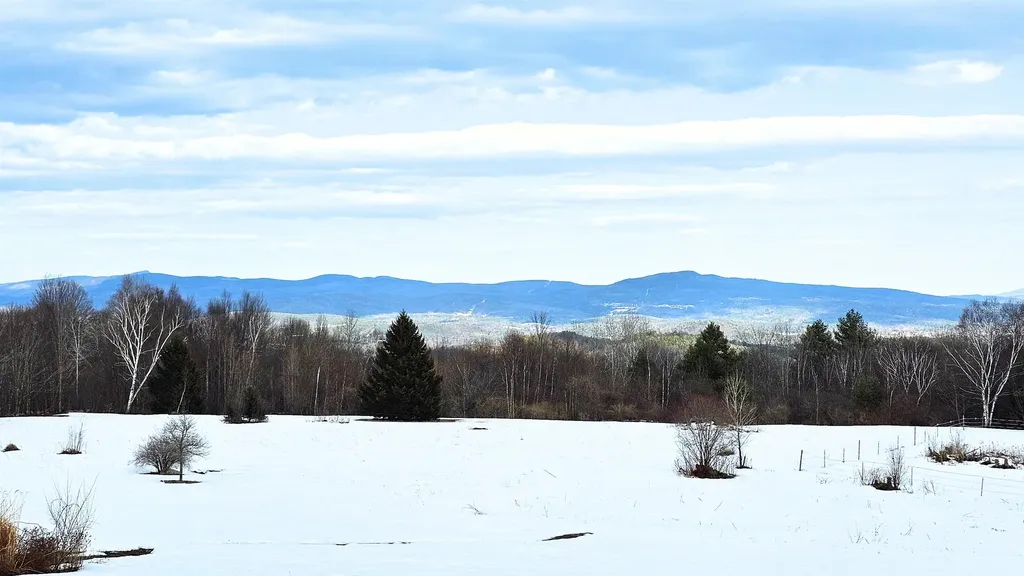 37 Cooks Pond Road Weathersfield VT 05156