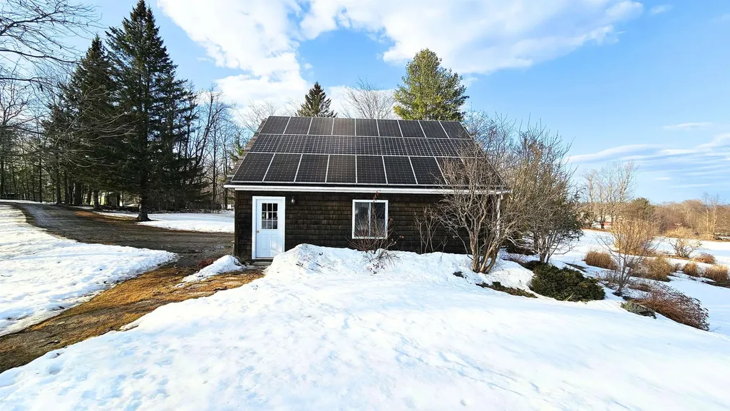 37 Cooks Pond Road Weathersfield VT 05156