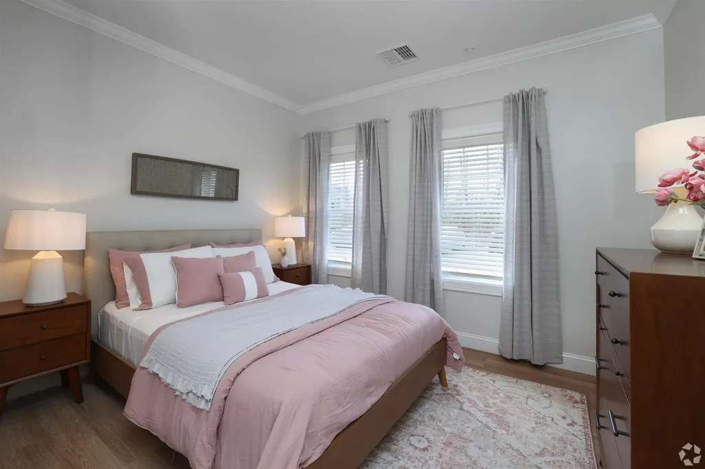 74 Rockingham Road Derry NH 03038