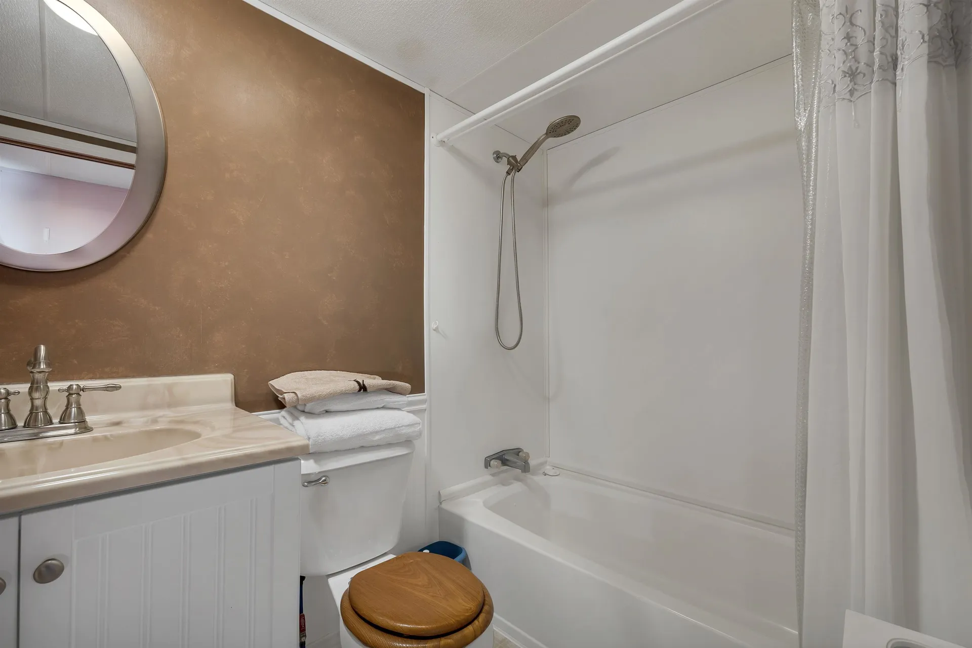 69 Oak Drive North Hampton NH 03862