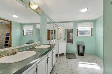 69 Oak Drive North Hampton NH 03862