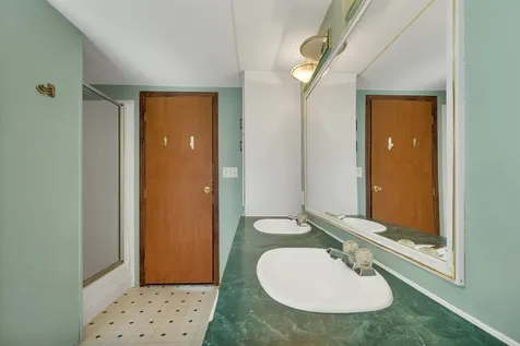 69 Oak Drive North Hampton NH 03862