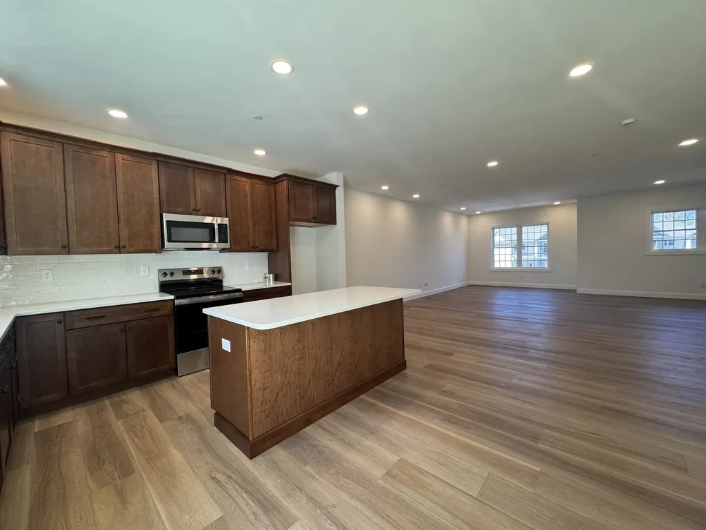 4B Dearborn Circle Goffstown NH 03045