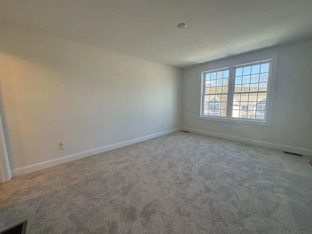 4B Dearborn Circle Goffstown NH 03045