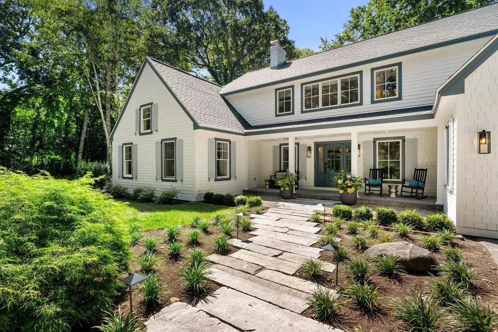 14 Chapel Road North Hampton NH 03862