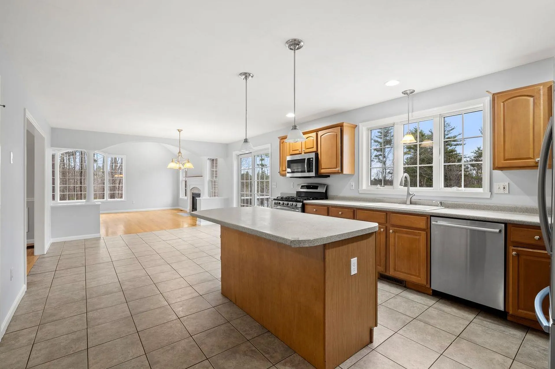 18 Koper Lane Pelham NH 03076