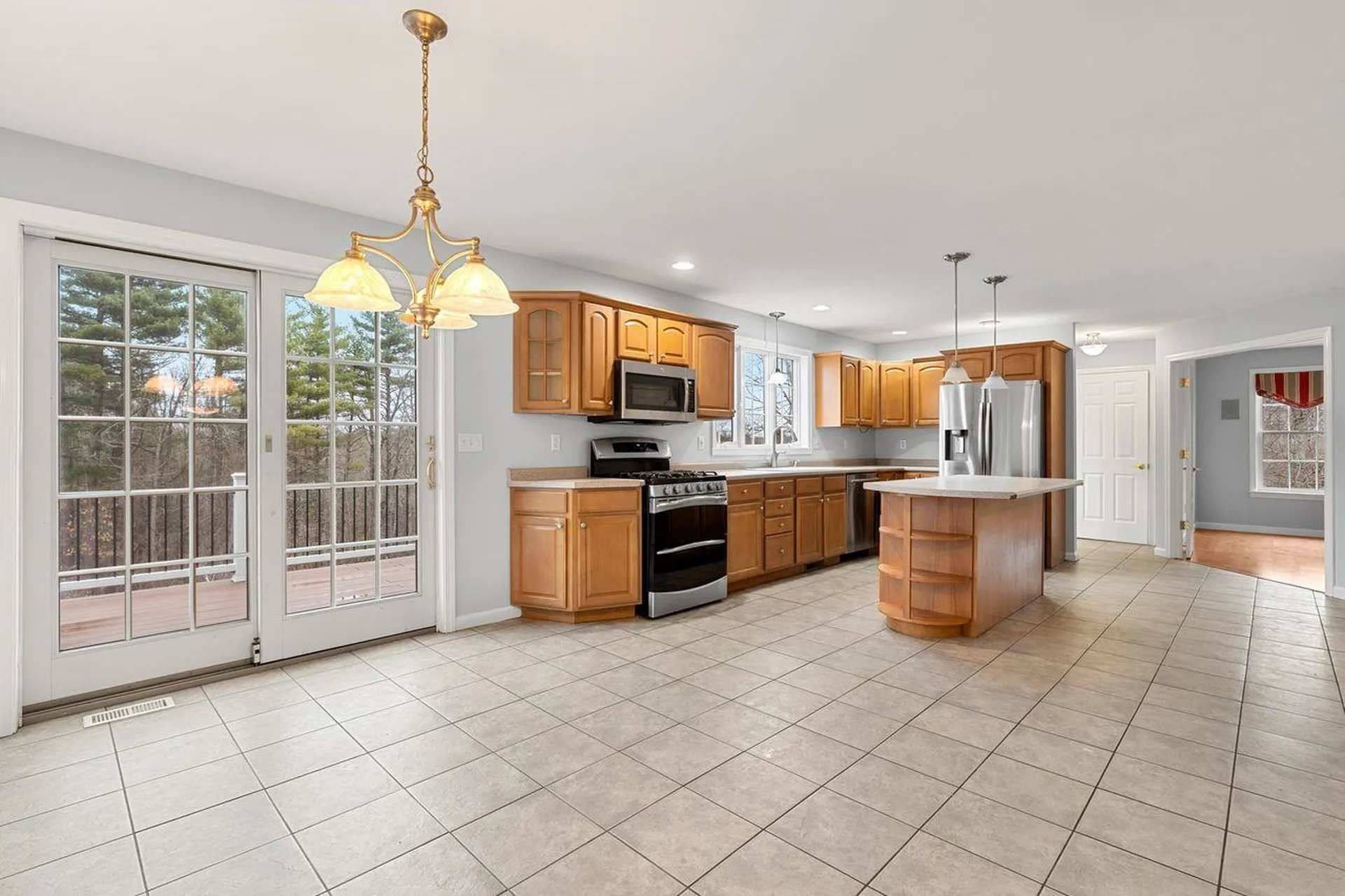 18 Koper Lane Pelham NH 03076