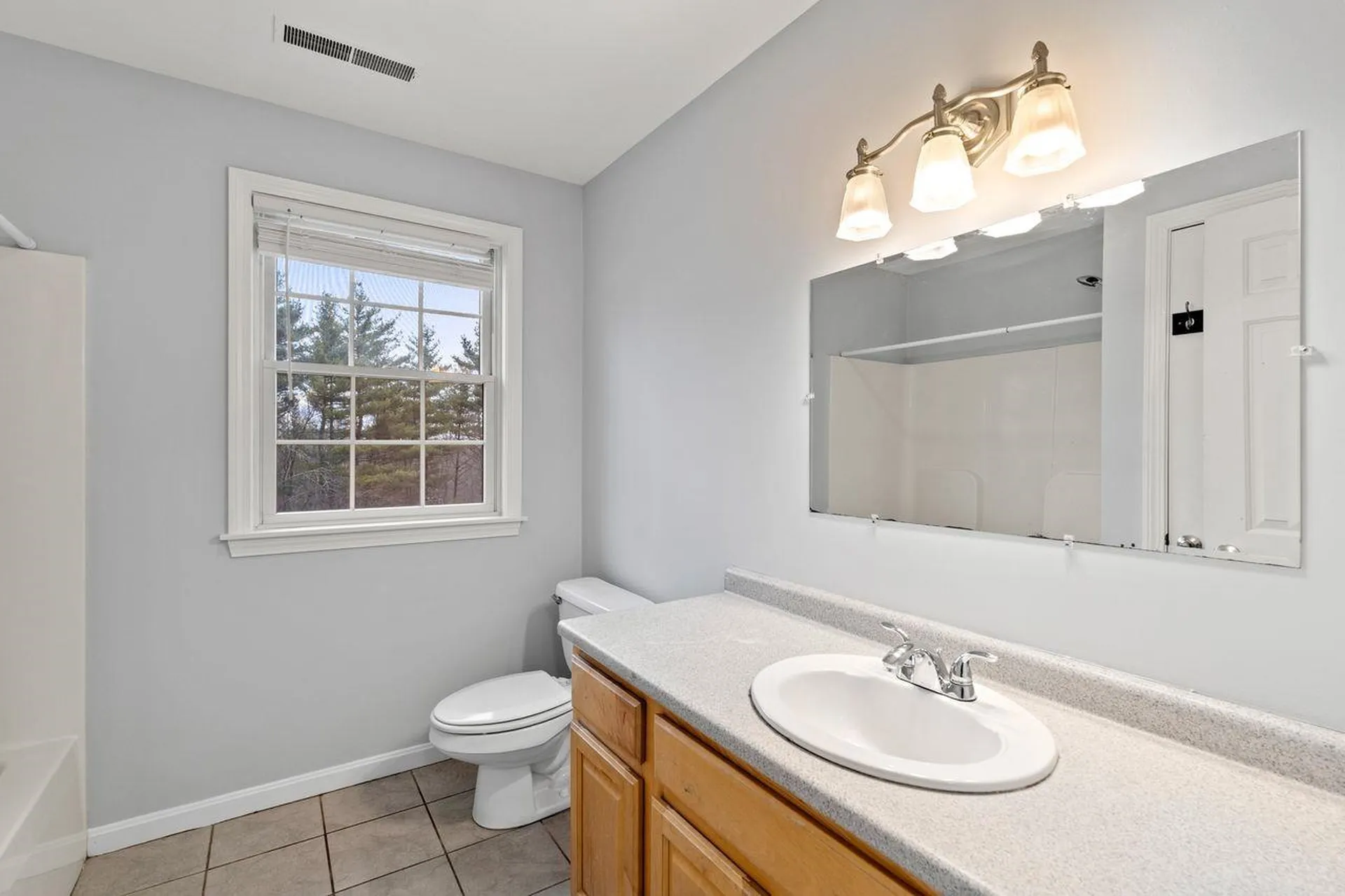 18 Koper Lane Pelham NH 03076