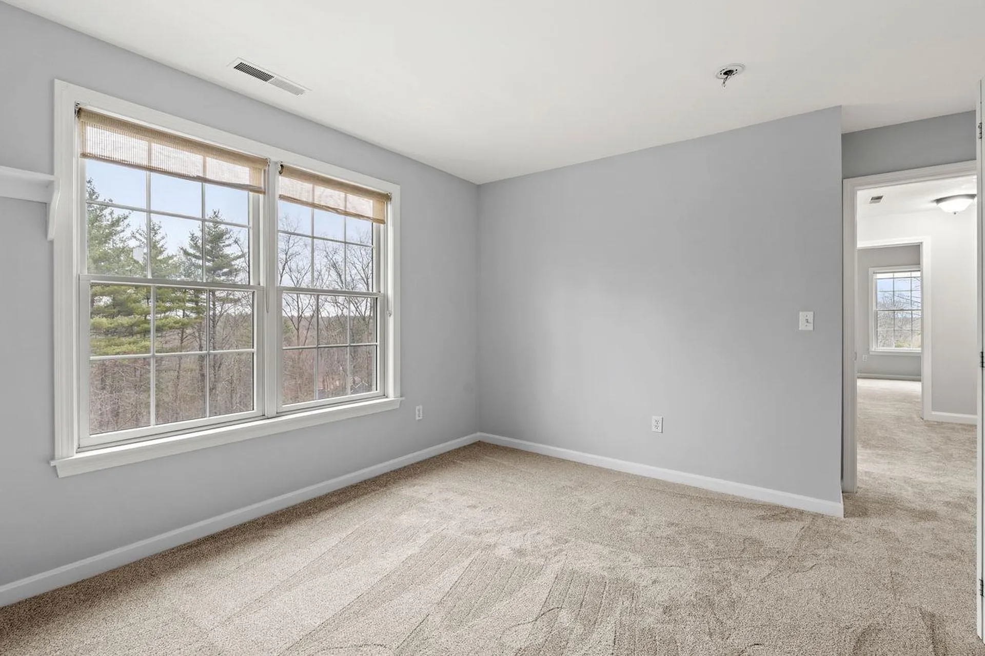 18 Koper Lane Pelham NH 03076