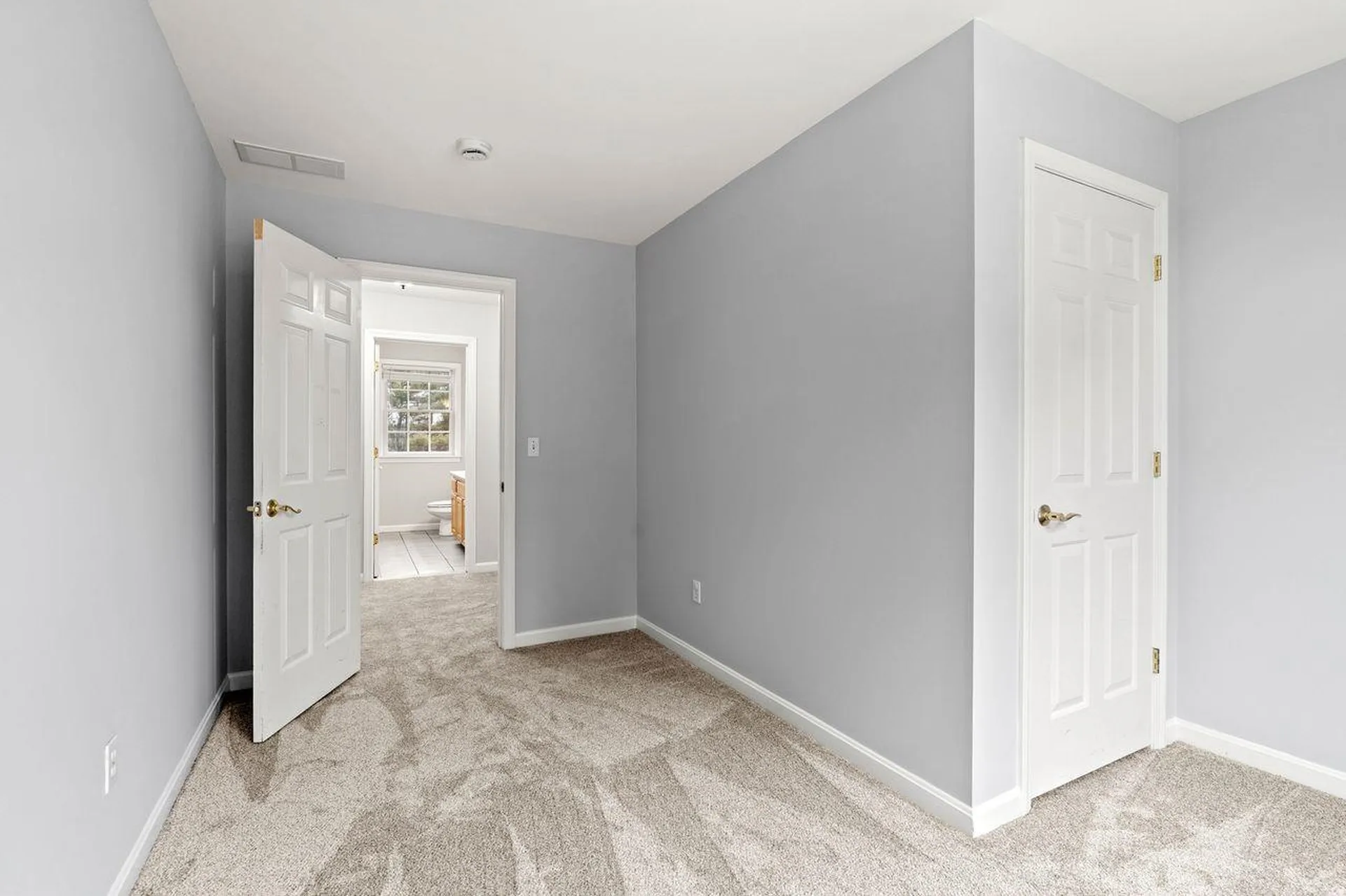 18 Koper Lane Pelham NH 03076