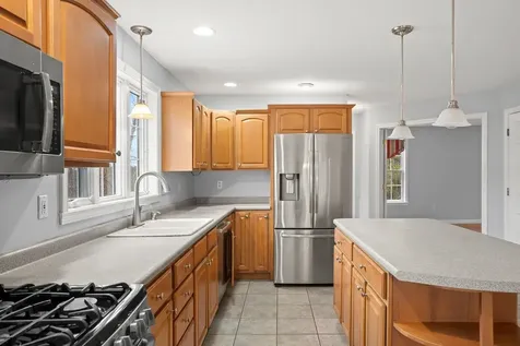 18 Koper Lane Pelham NH 03076