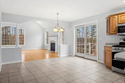 18 Koper Lane Pelham NH 03076