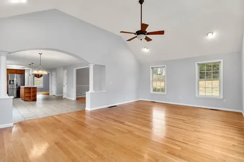 18 Koper Lane Pelham NH 03076