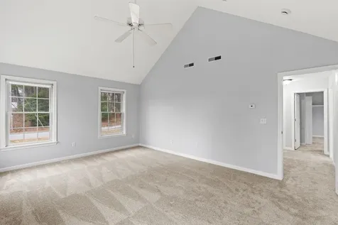 18 Koper Lane Pelham NH 03076