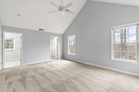 18 Koper Lane Pelham NH 03076