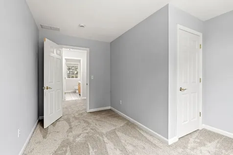 18 Koper Lane Pelham NH 03076