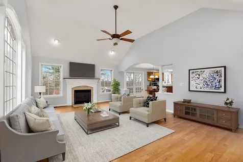 18 Koper Lane Pelham NH 03076