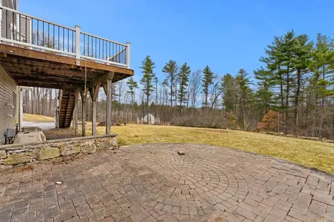 18 Koper Lane Pelham NH 03076