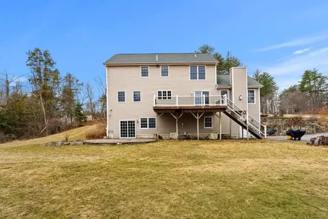 18 Koper Lane Pelham NH 03076