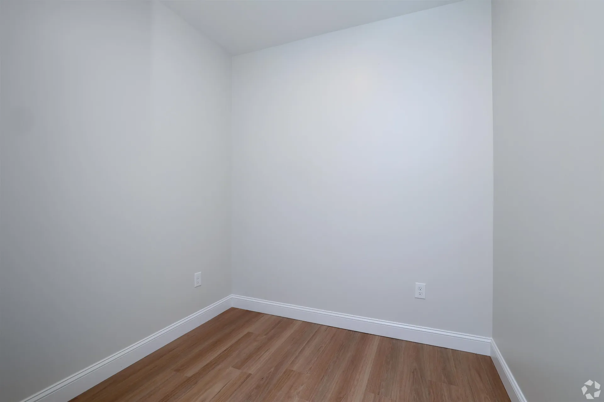 74 Rockingham Road Derry NH 03038