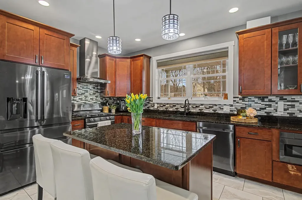 85 Paulines Way Colchester VT 05446