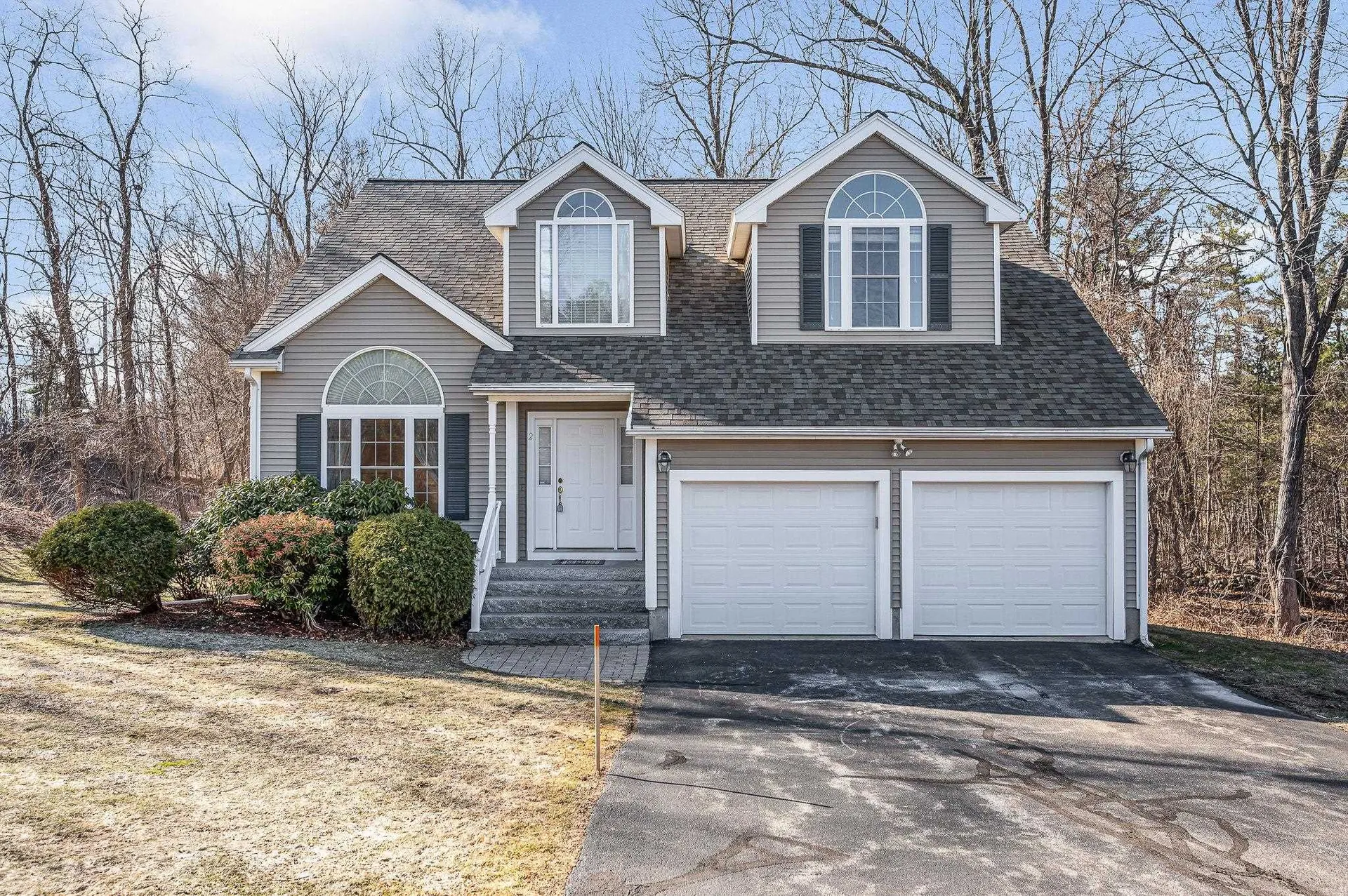 2 Prestwick Trail Nashua NH 03062