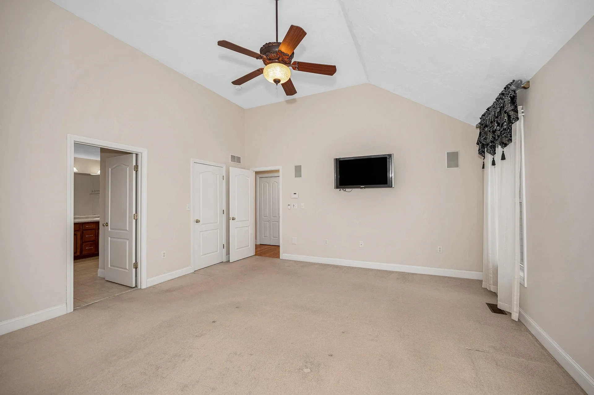 2 Prestwick Trail Nashua NH 03062