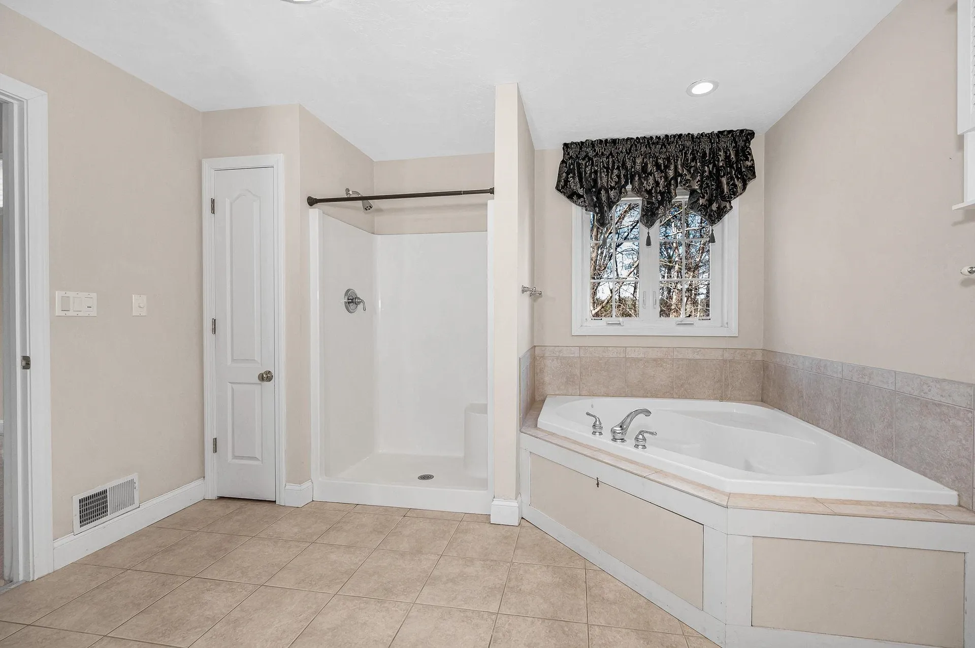 2 Prestwick Trail Nashua NH 03062