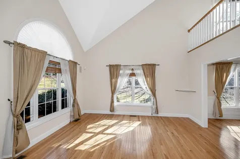 2 Prestwick Trail Nashua NH 03062