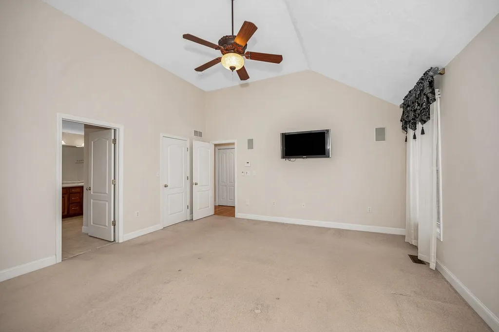2 Prestwick Trail Nashua NH 03062