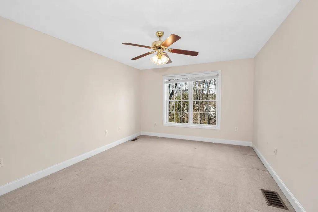 2 Prestwick Trail Nashua NH 03062