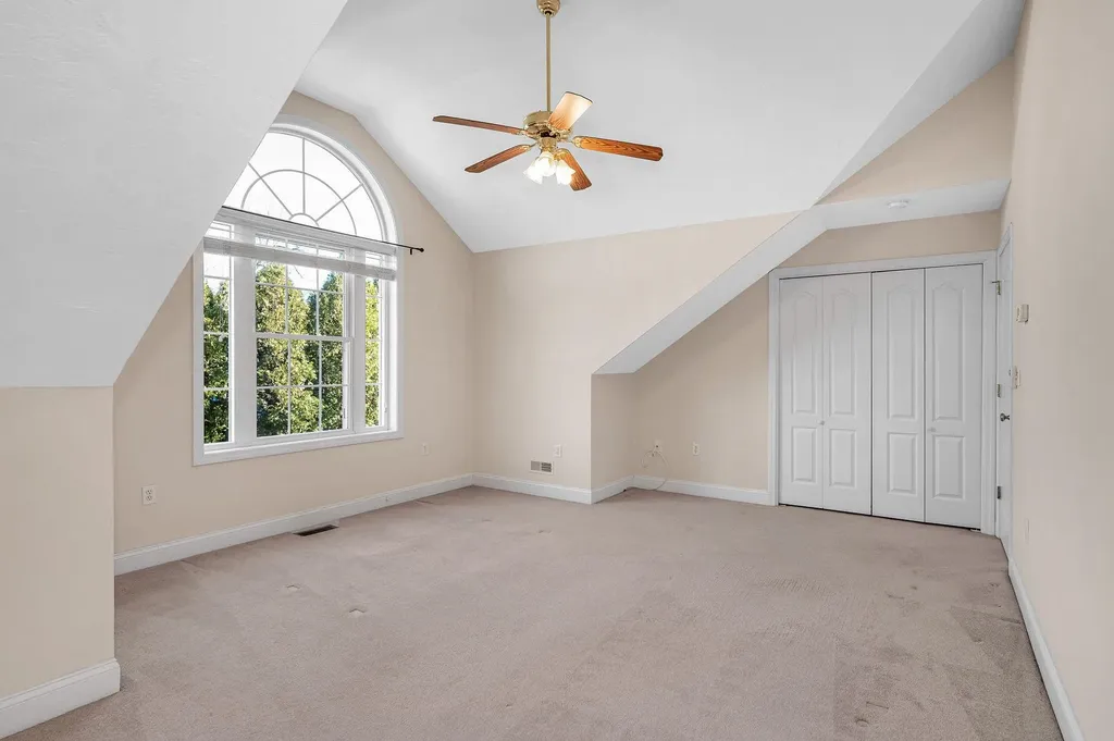 2 Prestwick Trail Nashua NH 03062