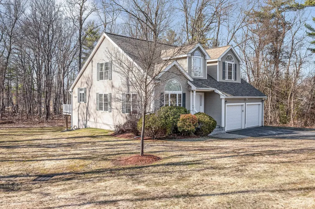 2 Prestwick Trail Nashua NH 03062