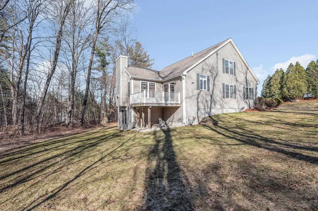 2 Prestwick Trail Nashua NH 03062