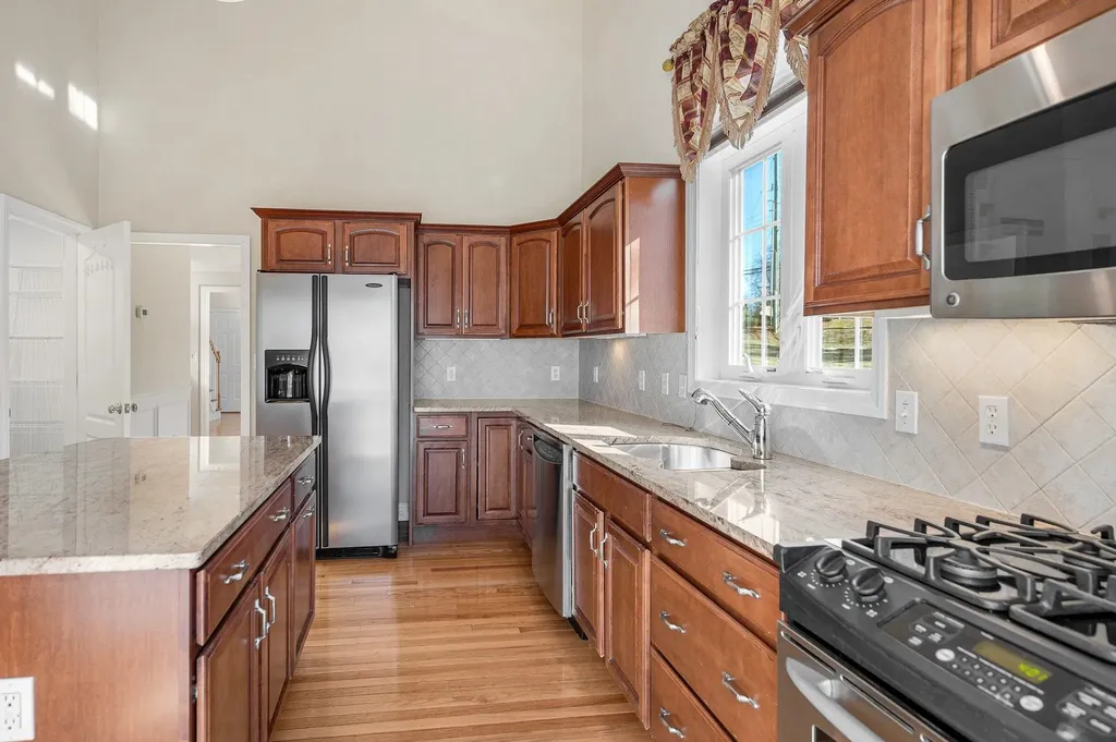 2 Prestwick Trail Nashua NH 03062