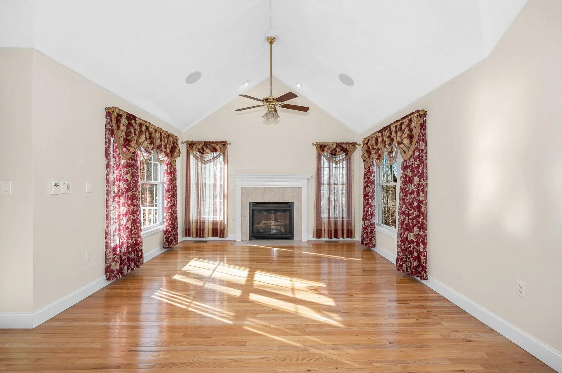 2 Prestwick Trail Nashua NH 03062