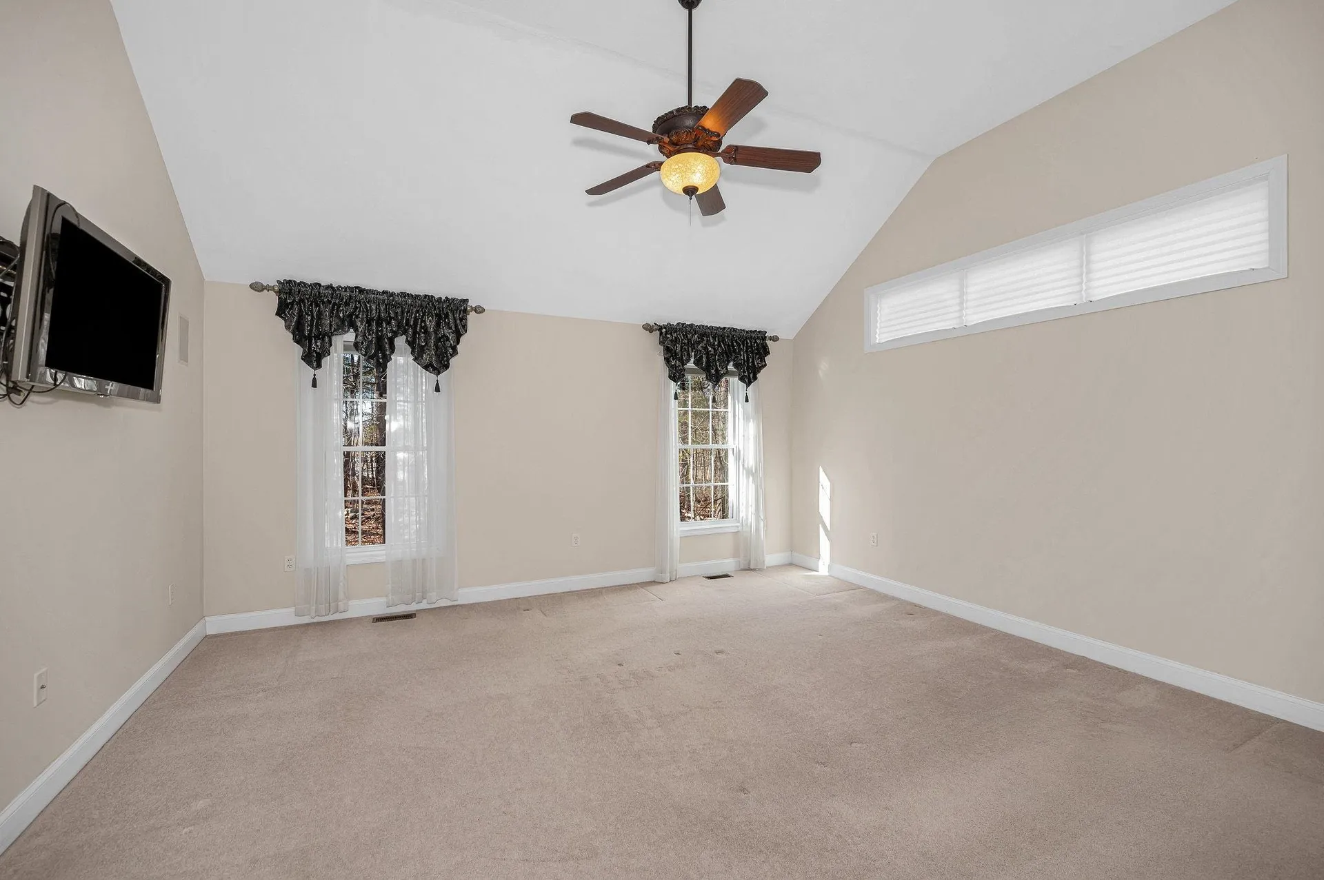 2 Prestwick Trail Nashua NH 03062