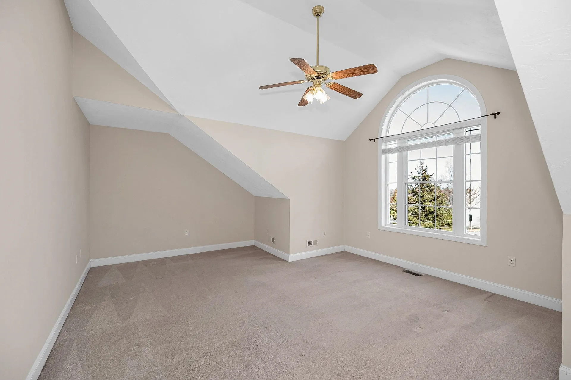 2 Prestwick Trail Nashua NH 03062