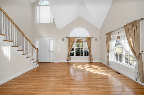 2 Prestwick Trail Nashua NH 03062