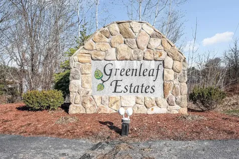 2 Prestwick Trail Nashua NH 03062