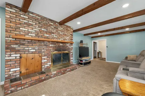10 Patricia Street Windham NH 03087