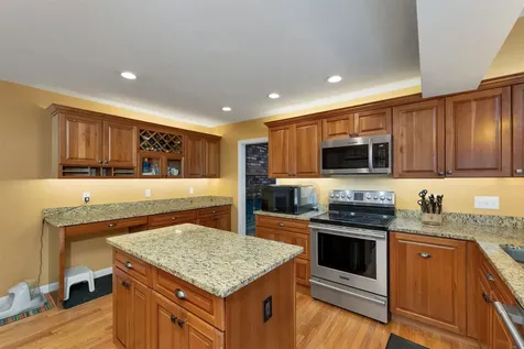 10 Patricia Street Windham NH 03087