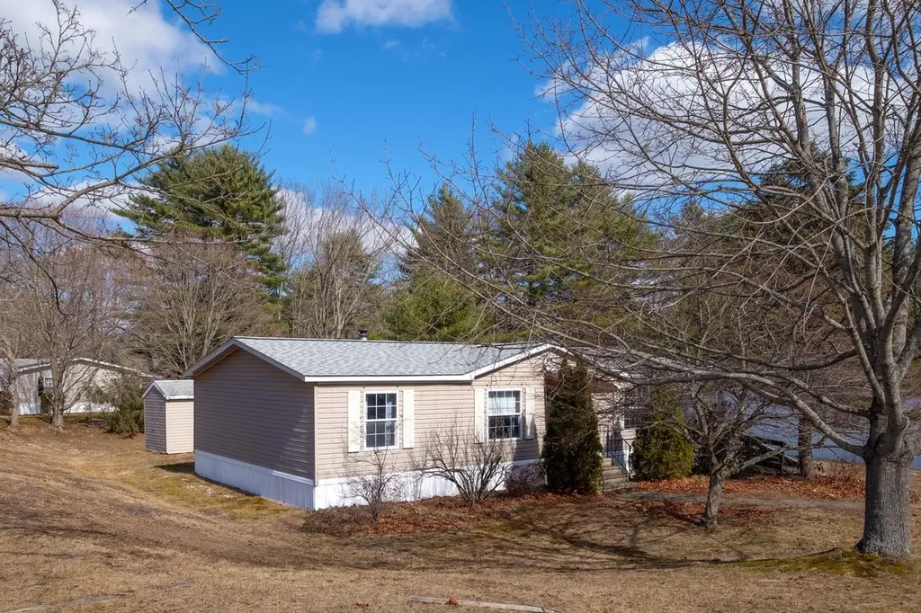 2 Sagamore Lane Rochester NH 03867
