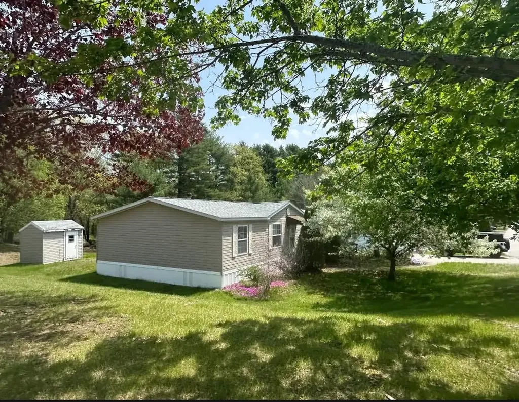 2 Sagamore Lane Rochester NH 03867