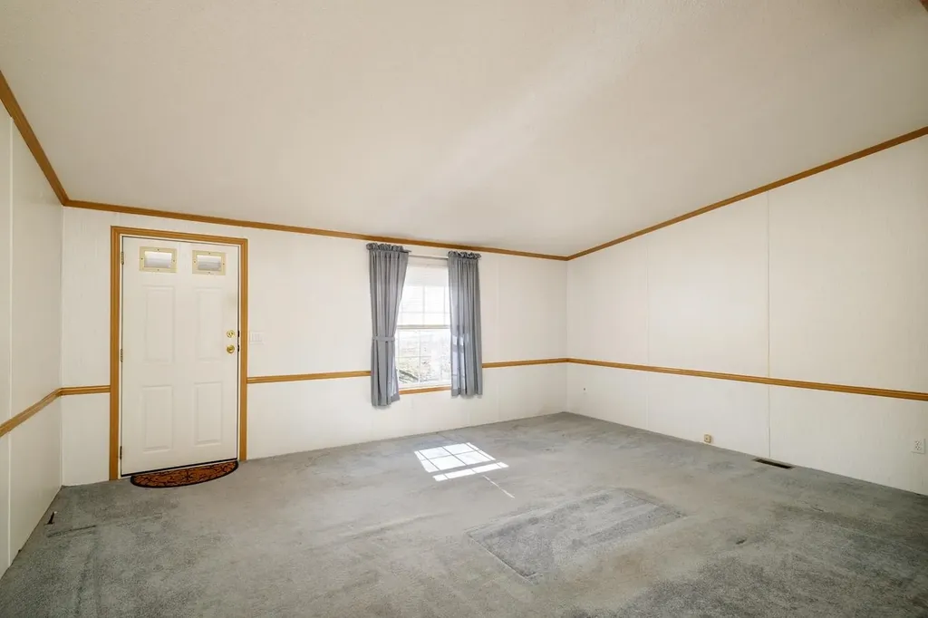 2 Sagamore Lane Rochester NH 03867