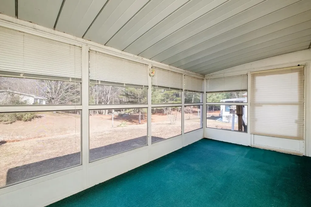 2 Sagamore Lane Rochester NH 03867